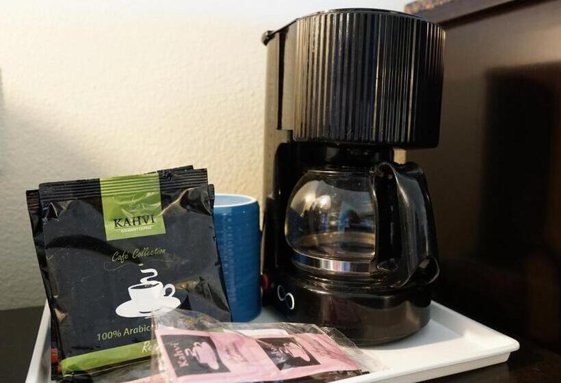 Habitación Premium Vista al Mar., Ocean Surf Inn & Suites