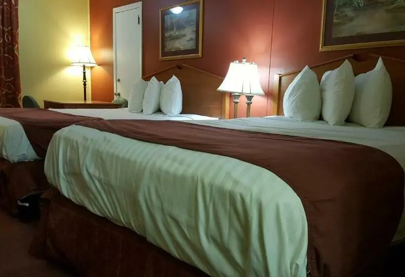 ２ダブルベッドのスタンダードルーム, Plaza Inn Springfield
