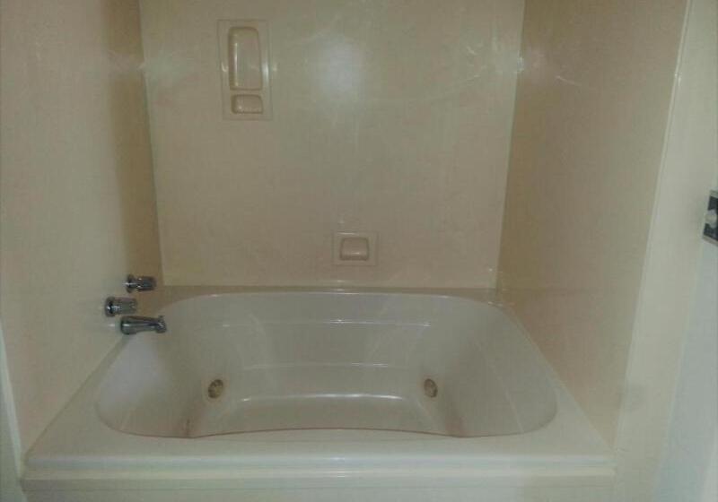 غرفة قياسية سرير كينج, Ramada By Wyndham Gulfport I 10 Diamondhead