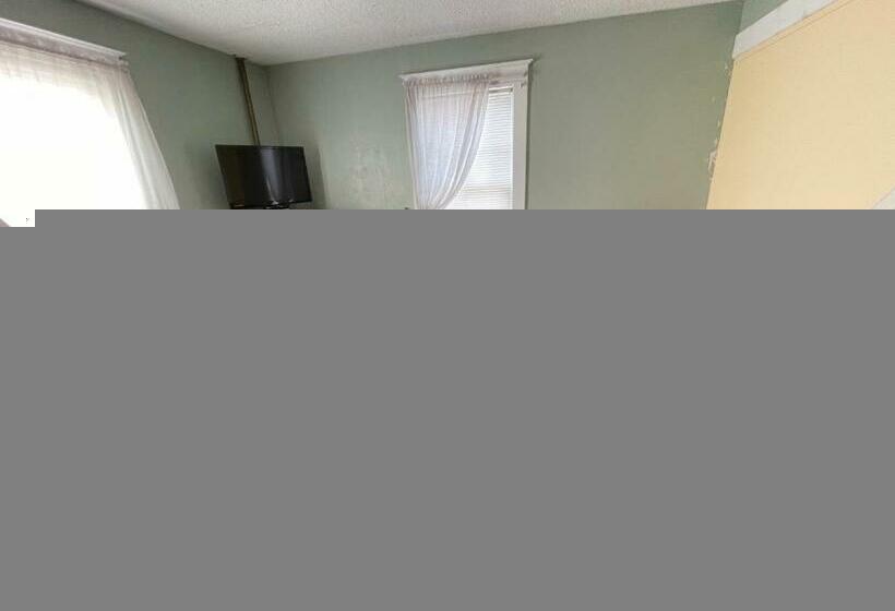 חדר דלוקס, The Colonial Inn & Creamery