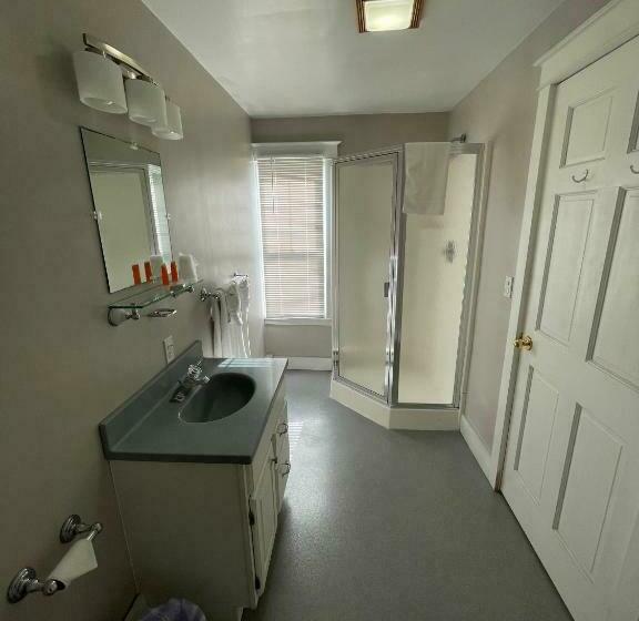 חדר סטנדרט, The Colonial Inn & Creamery