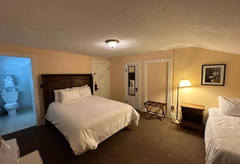 חדר דלוקס, The Colonial Inn & Creamery