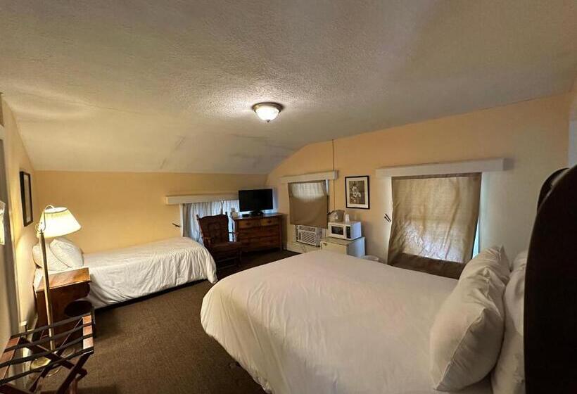 חדר דלוקס, The Colonial Inn & Creamery