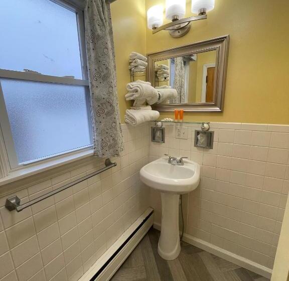 חדר דלוקס, The Colonial Inn & Creamery