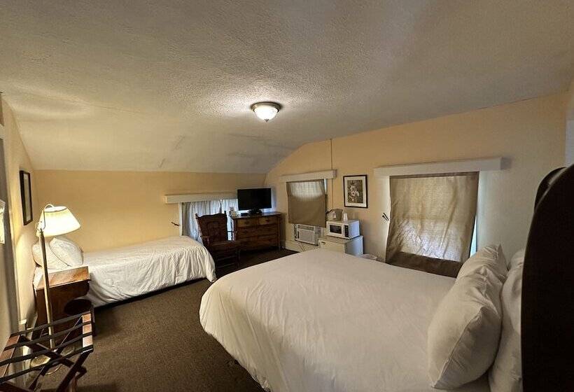 Номер Стандарт, The Colonial Inn & Creamery