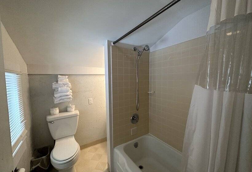 חדר סטנדרט, The Colonial Inn & Creamery