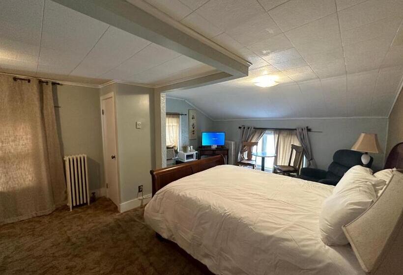 חדר דלוקס, The Colonial Inn & Creamery