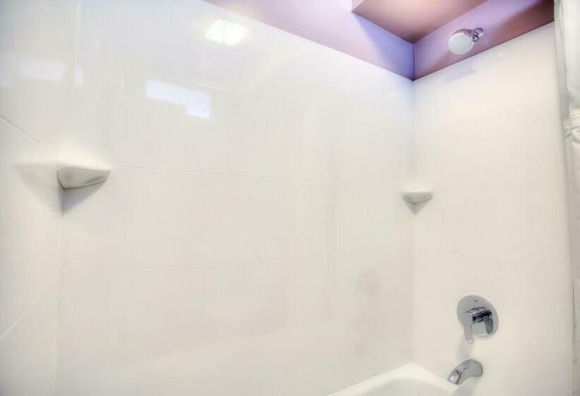 غرفة قياسية سرير كينج, The Beaucatcher – A Boutique Motel