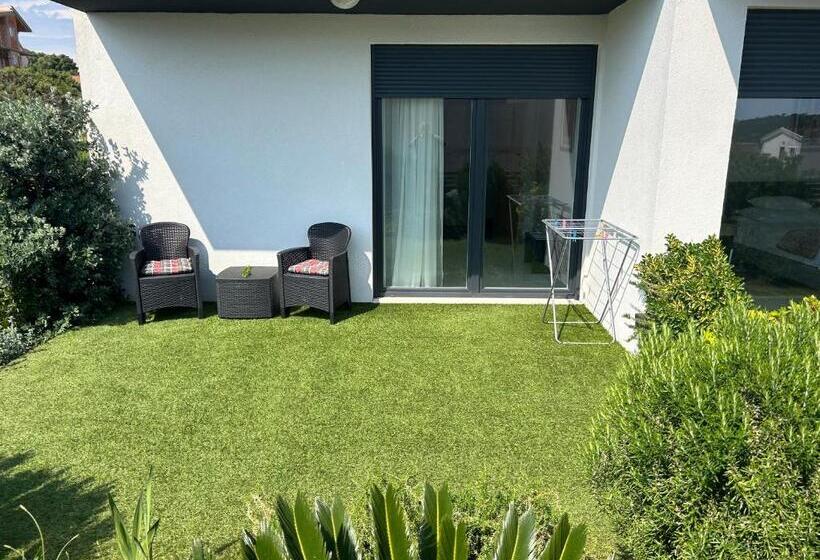 غرفة ديلوكس مطلة على حمام السباحة, Villa Jane Inn