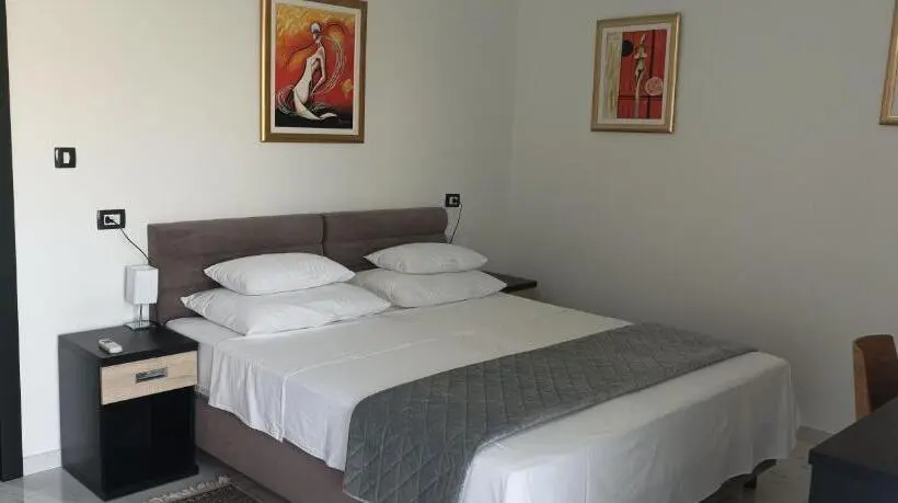 プールの見えるデラックスルーム, Villa Jane Inn
