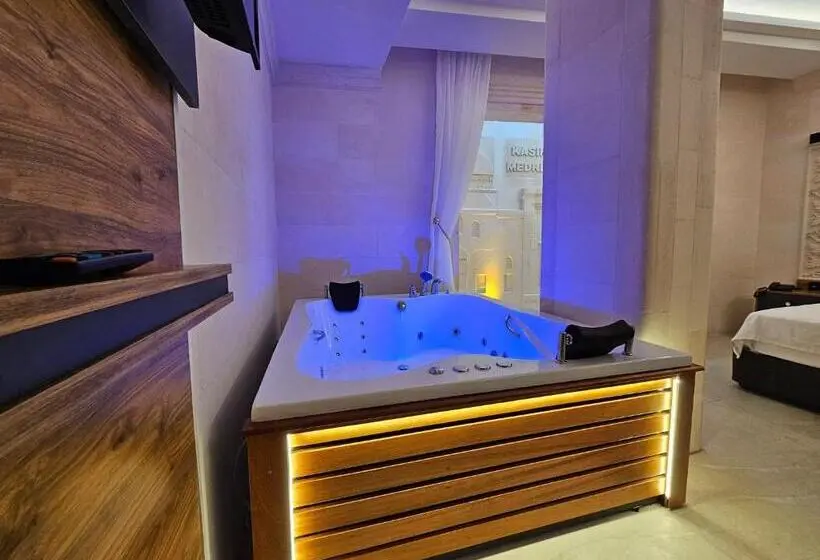 キングサイズベッドのスイートルーム, Baypark Hotel & Spa