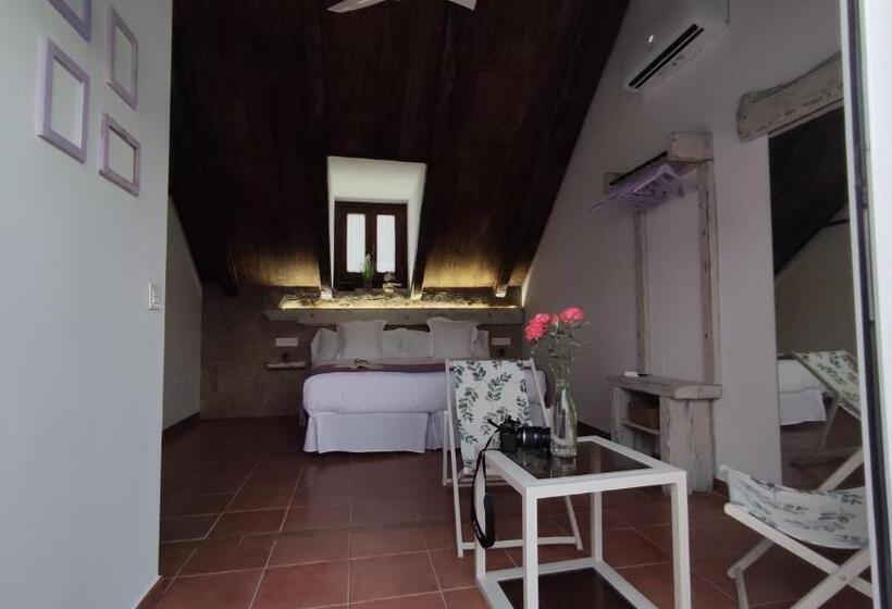 Номер Стандарт Вид на Горы, La Güena Vida