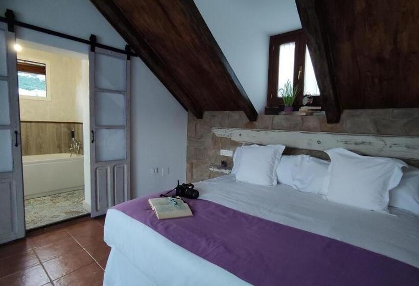 Номер Стандарт Вид на Горы, La Güena Vida