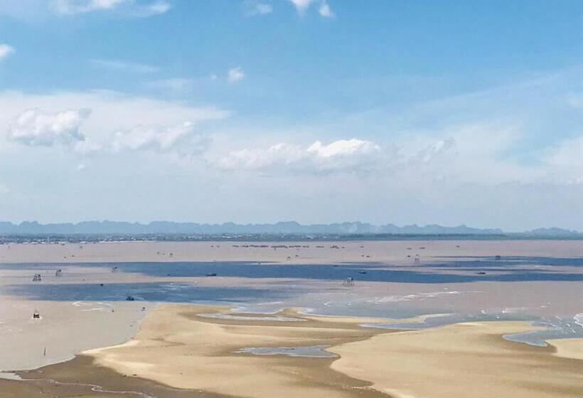 اتاق لوکس با چشم‌انداز دریا, Ibiza Hải Tiến 15b26