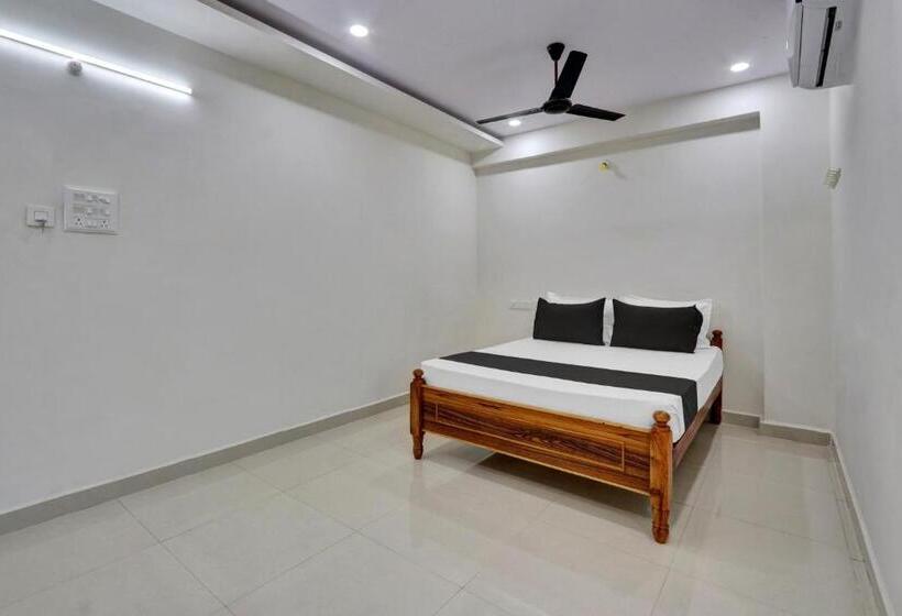 חדר קלאסי לשלושה, O Kbr Grand