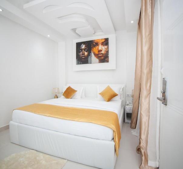 اتاق لوکس با تخت بزرگ, Kapreece Luxury Home