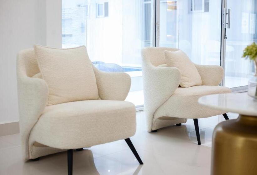 ویلای یک اتاق خوابه با استخر شنا, Kapreece Luxury Home