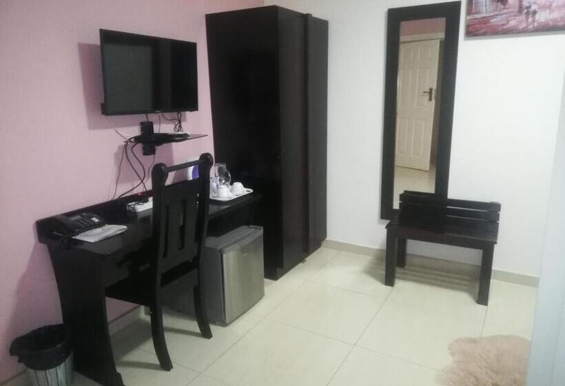 اتاق لوکس, The Tamek Palace