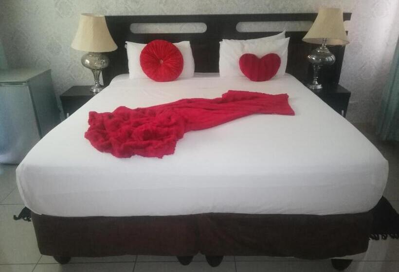 سوئیت پرزیدنت, The Tamek Palace