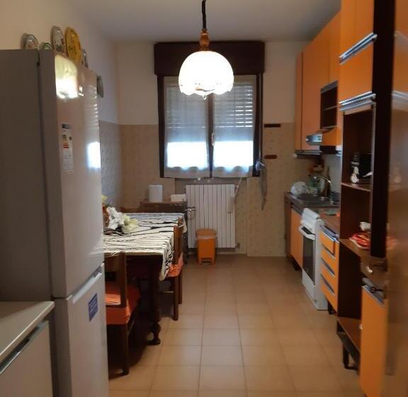 标准三人间, Bed And Breakfast Imola