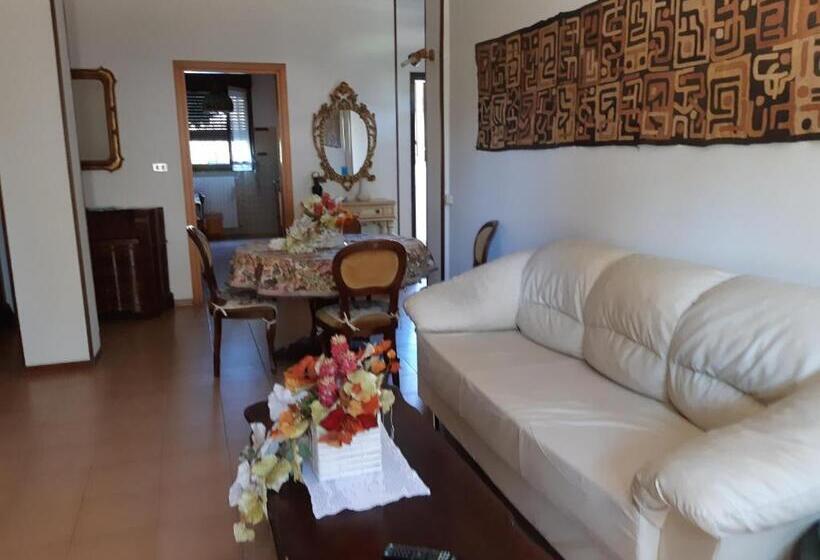 标准三人间, Bed And Breakfast Imola