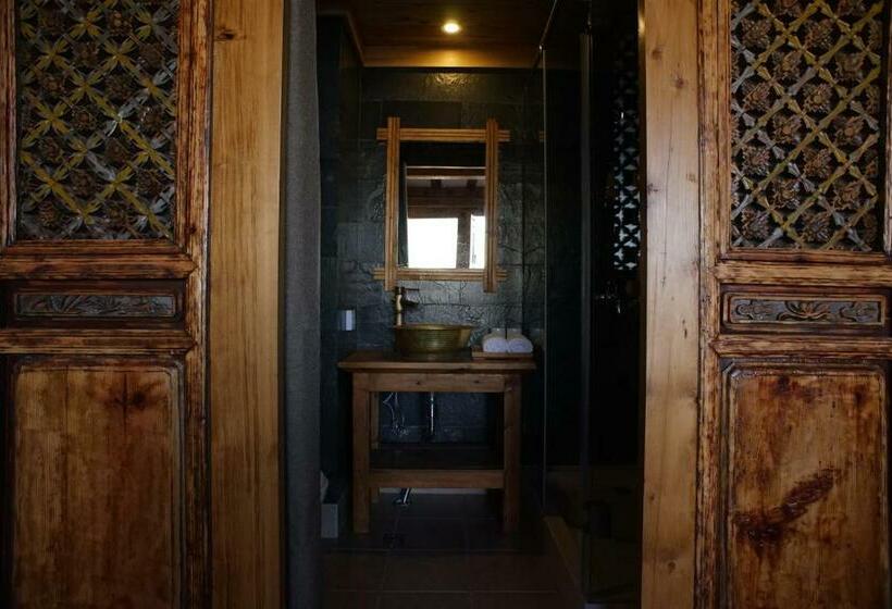 غرفة ديلوكس, Courtyard Shangri La 藏舍小院