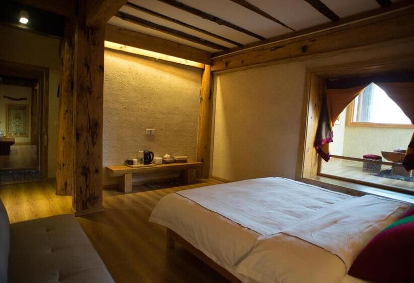 غرفة عائلية, Courtyard Shangri La 藏舍小院