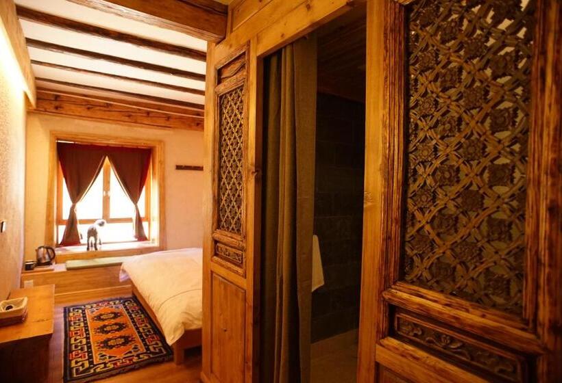 غرفة سوبيريور, Courtyard Shangri La 藏舍小院