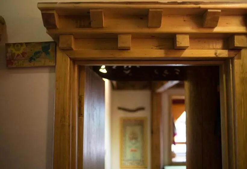 スーペリアールーム, Courtyard Shangri La 藏舍小院