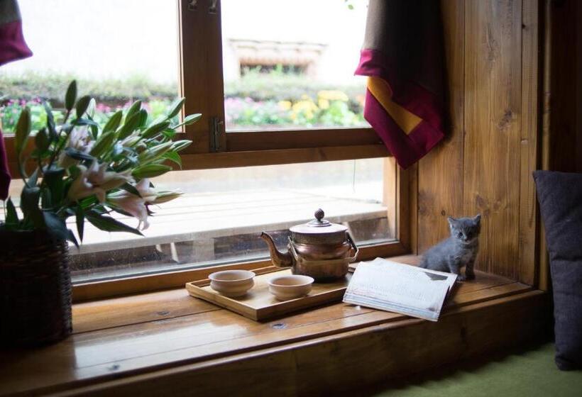 غرفة سوبيريور, Courtyard Shangri La 藏舍小院