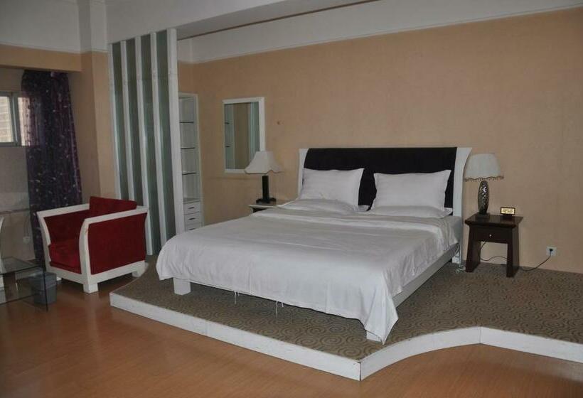 اتاق کلاس بیزنس, Ha Luo