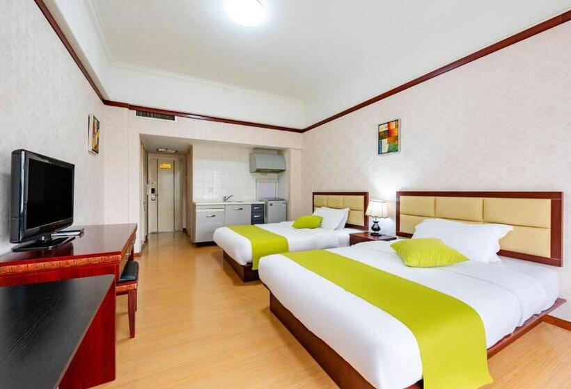 اتاق کلاس بیزنس, Ha Luo