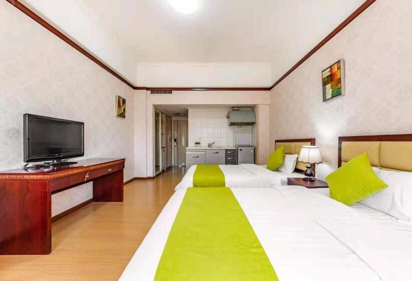 اتاق کلاس بیزنس, Ha Luo