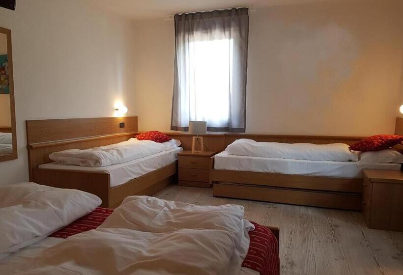 חדר סטנדרט לארבעה, Ciasa Alpina Relax