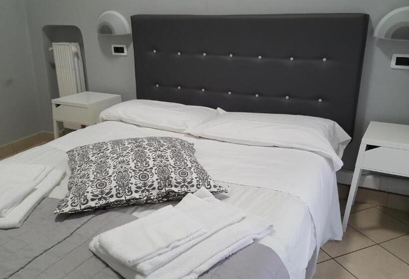 اتاق استاندارد با سرویس بهداشتی مشترک, Milano