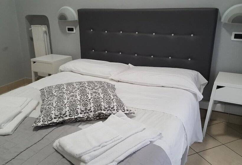 اتاق استاندارد با سرویس بهداشتی مشترک, Milano