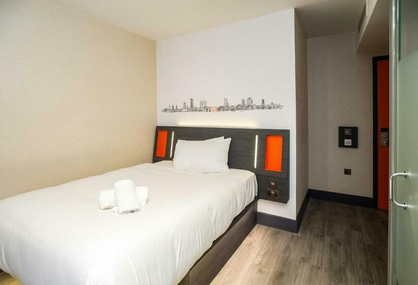 Номер Стандарт, Easyhotel London City Shoreditch