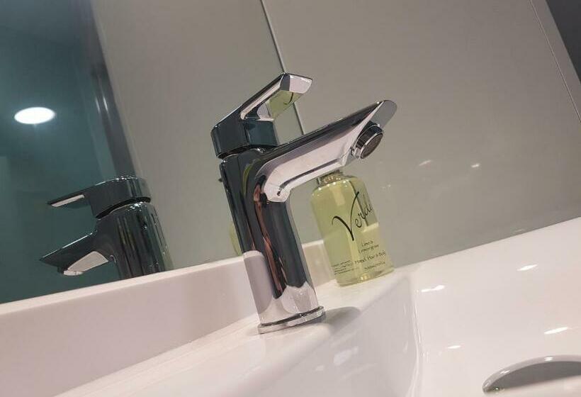 Номер Стандарт, Easyhotel London City Shoreditch