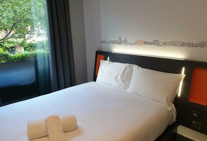 Номер Стандарт, Easyhotel London City Shoreditch