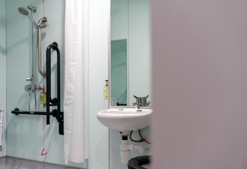 Номер Стандарт Адаптированный для Инвалидов, Easyhotel London City Shoreditch