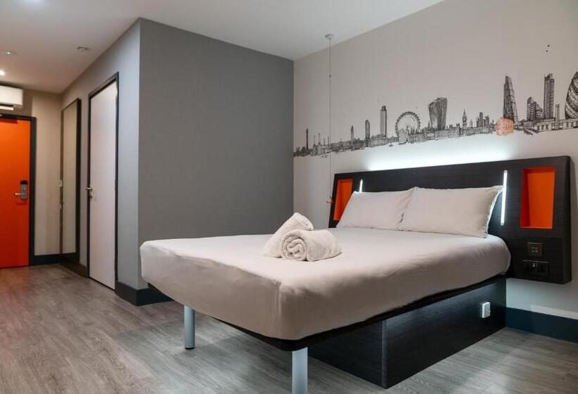 Номер Стандарт Адаптированный для Инвалидов, Easyhotel London City Shoreditch