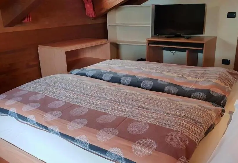 屋根裏部屋風スタンダードルーム, Alpino Lodge Bivio
