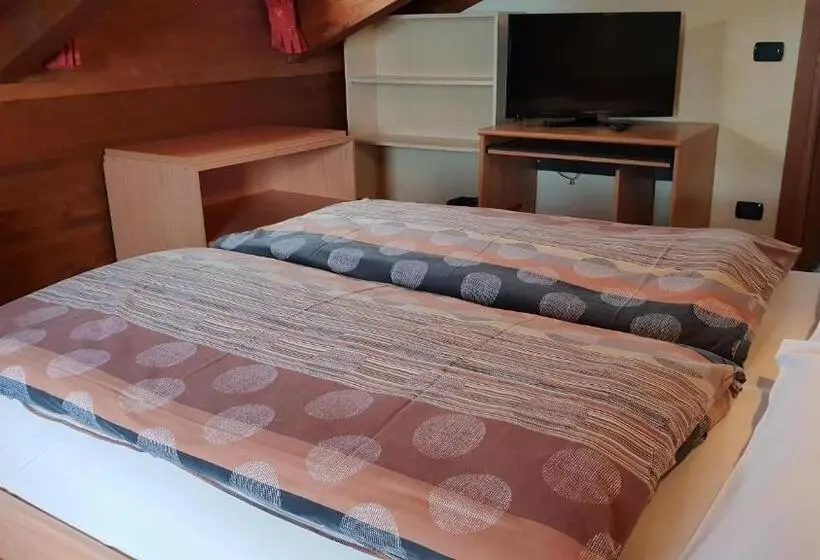 屋根裏部屋風スタンダードルーム, Alpino Lodge Bivio