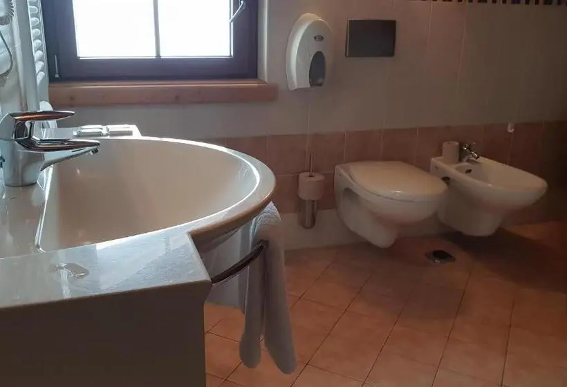 屋根裏部屋風スタンダードルーム, Alpino Lodge Bivio