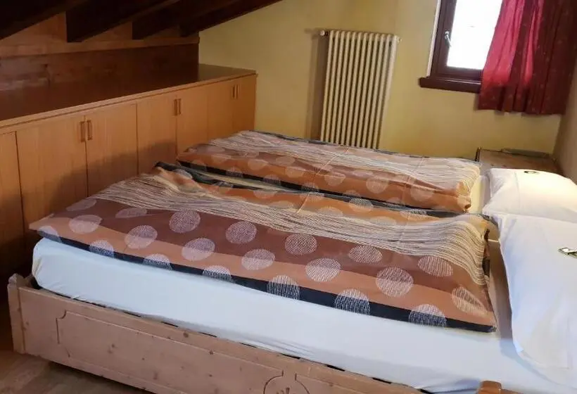 屋根裏部屋風スタンダードルーム, Alpino Lodge Bivio