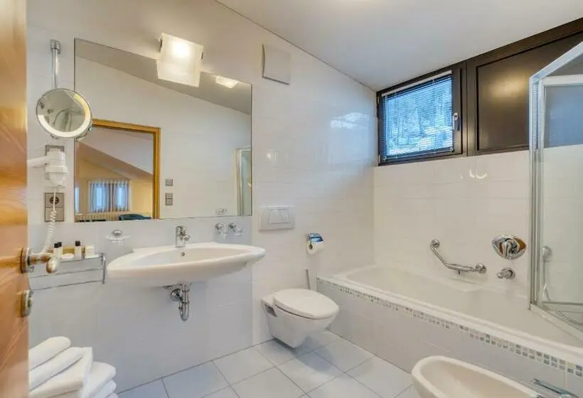 Deluxe-huone Parveke, Cevedale