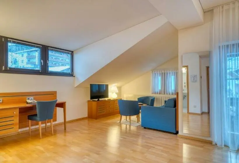 Deluxe-huone Parveke, Cevedale