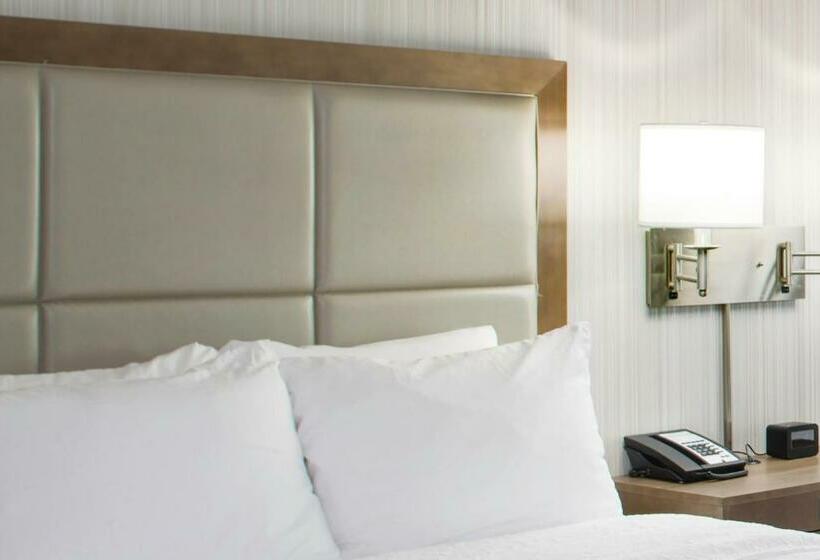 غرفة قياسية سرير كينج, Hampton Inn & Suites Pittsburg Kansas Crossing