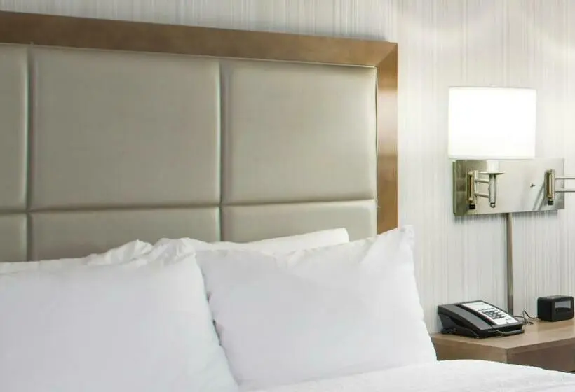 Standard-huone King-vuode, Hampton Inn & Suites Pittsburg Kansas Crossing