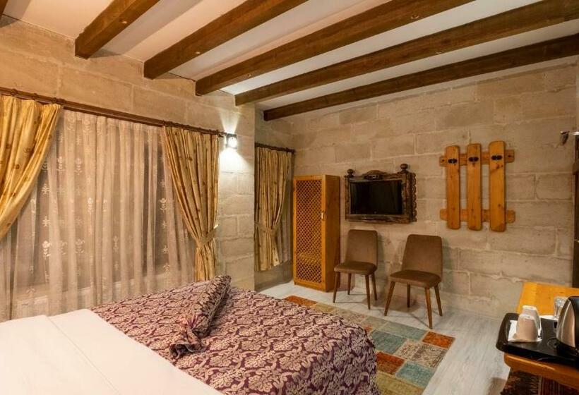 اتاق استاندارد, In Stone House